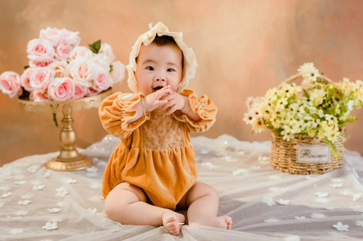 代怀包生男孩机构宝宝吐舌头怎么回事 代怀包生男孩机构宝宝吐舌头怎么回事