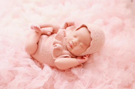 代怀包生男孩机构两个月宝宝长牙